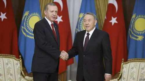 Назарбаев поздравил Эрдогана с победой на выборах