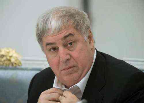 2726807 27.10.2015 27 октября 2015. Председатель совета директоров ОАО "Нефтегазовая компания РуссНефть" Михаил Гуцериев в Кремле перед заседанием Комиссии при президенте РФ по вопросам стратегии развития топливно-энергетического комплекса и экологической безопасности. Сергей Гунеев/РИА Новости