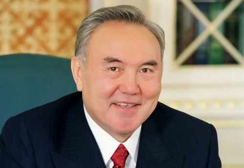 Назарбаев поздравил с Днем единства народа Казахстана