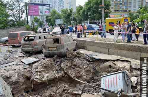 взрыв трубы в Киеве