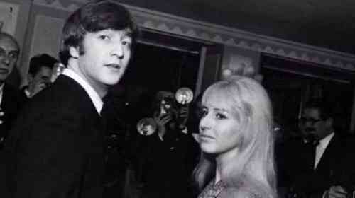 Джон Леннон и Синтия Пауэлл поженились летом 1962 года